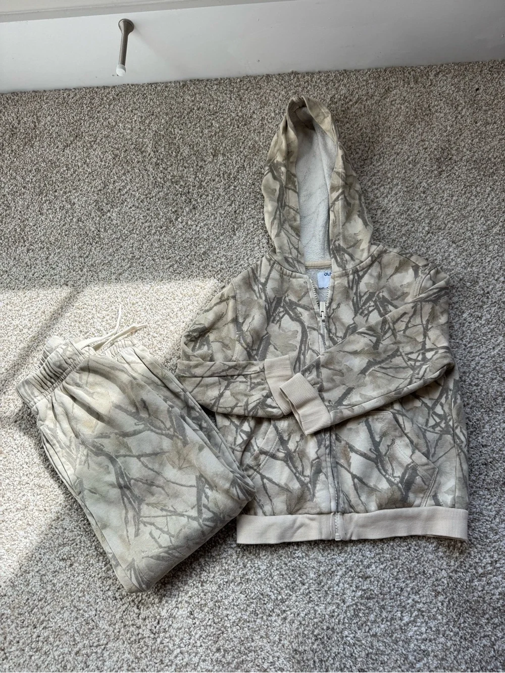 Old navy camo jogger set size 4T